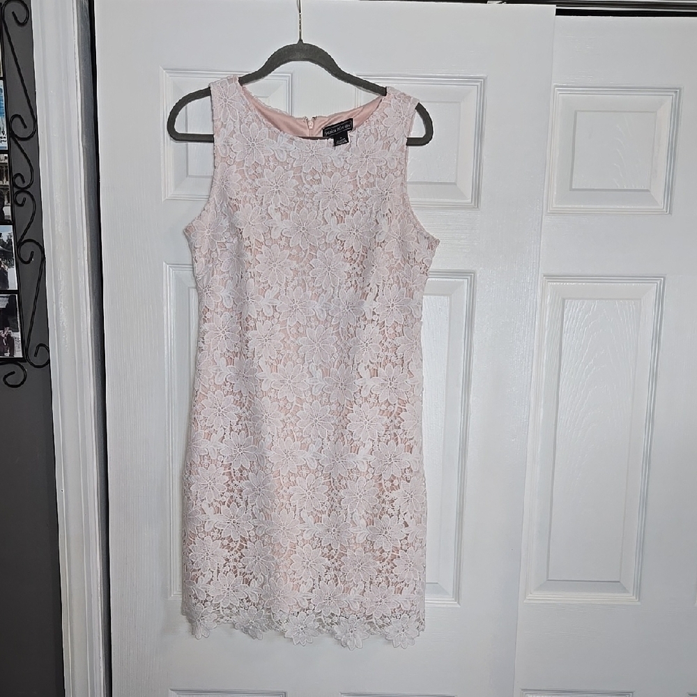 Elegant Pink Lace Dress